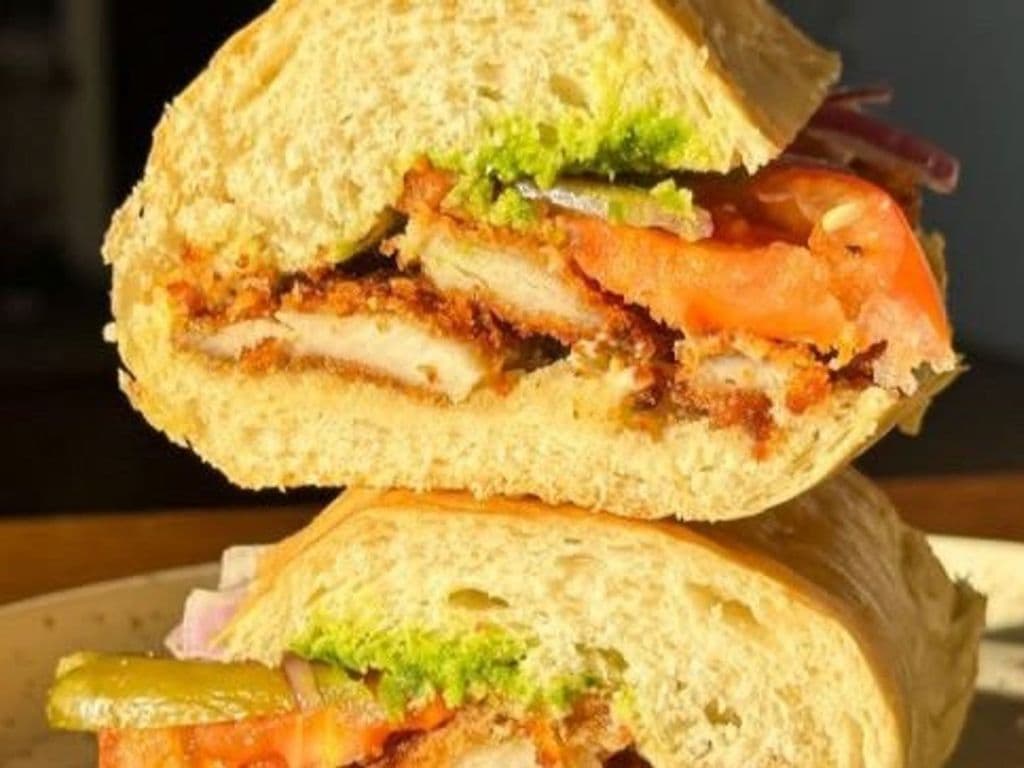 Chicken Schnitzel SandVISH 00
