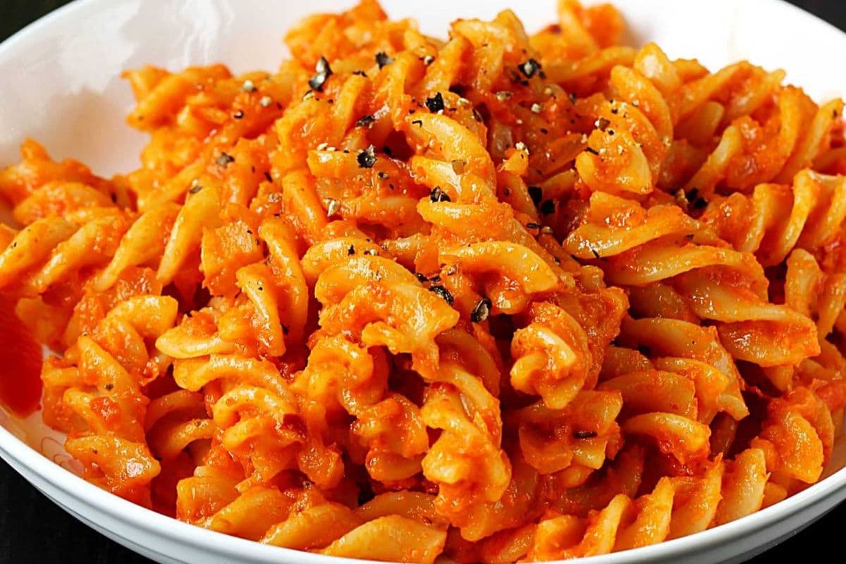 Pasta with tadka (Red sauce pasta)