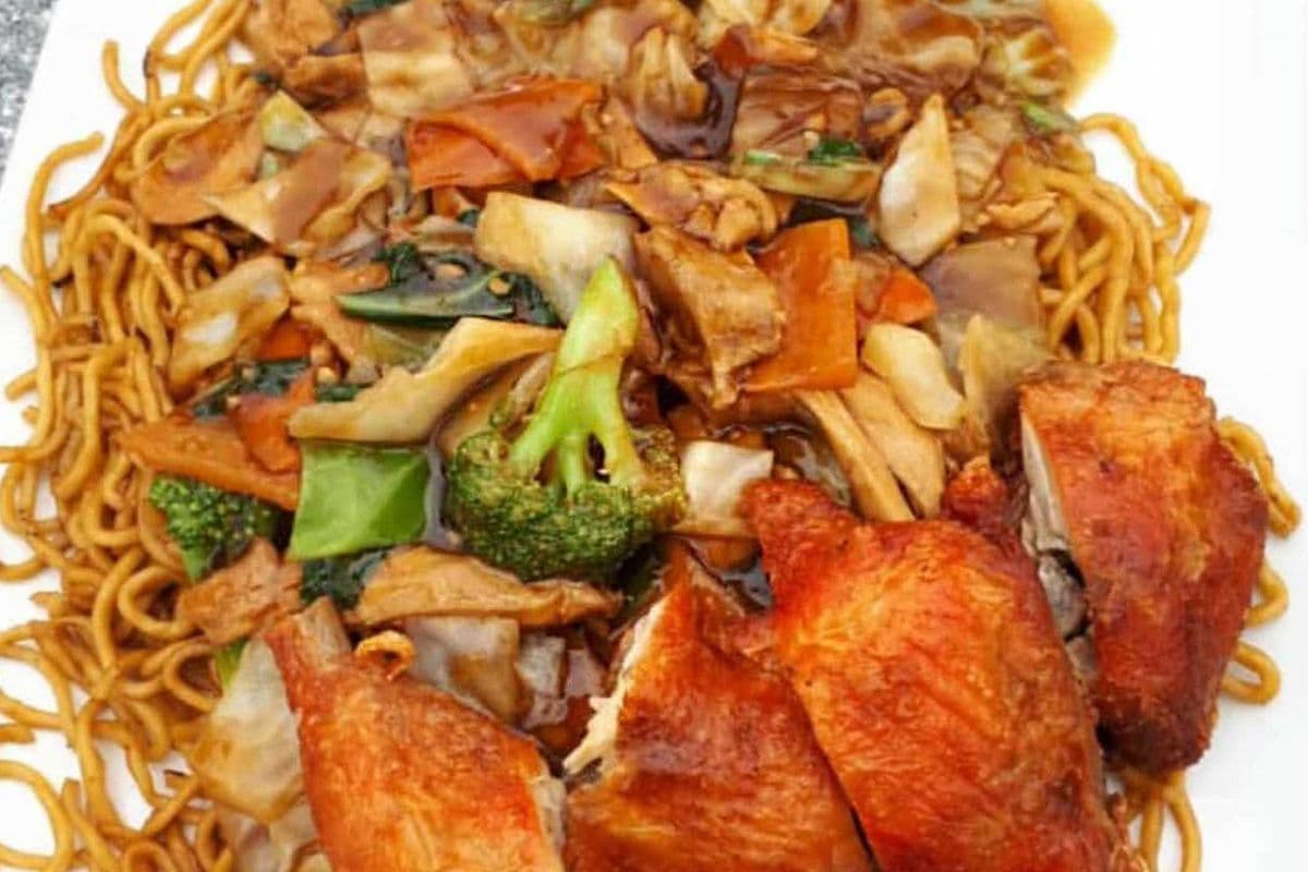 Special Chicken Lo Mein