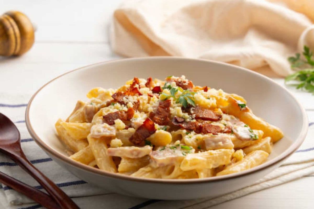 PENNE CARBONARA (BACON) PASTA