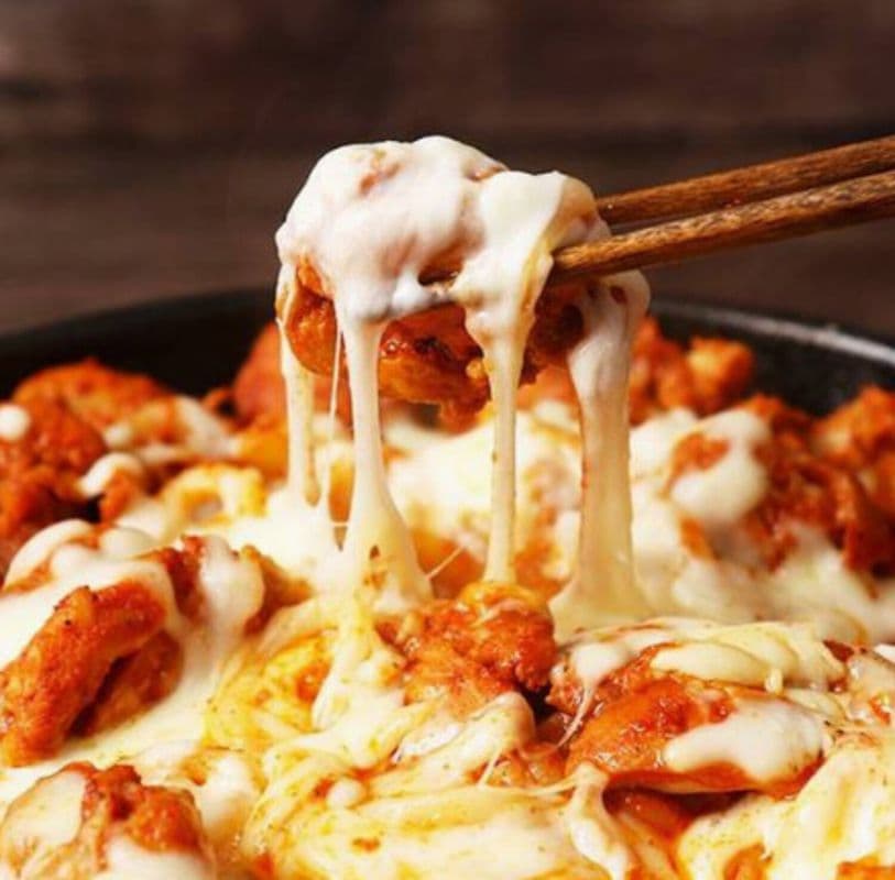 Spicy Stir-fried Chicken & Cheese (치즈닭갈비)
