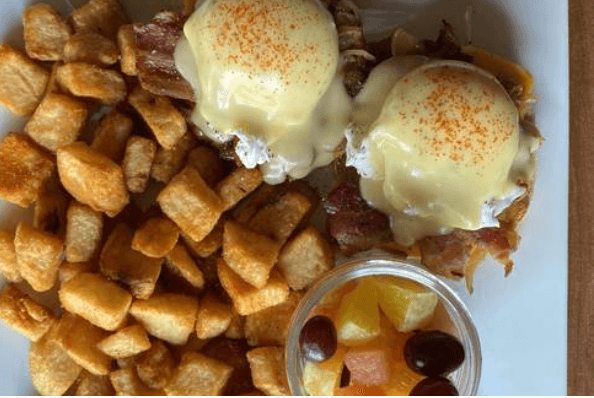 Oeufs Bénédictine Au Bacon / Benedictine Eggs With Bacon