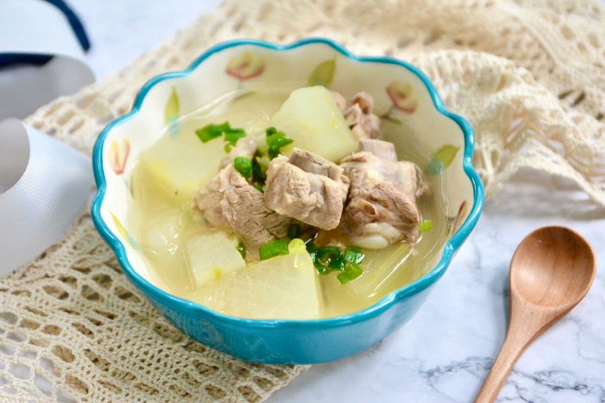 Chinese Wintermelon in Pork Rib Soup 排骨冬瓜汤
