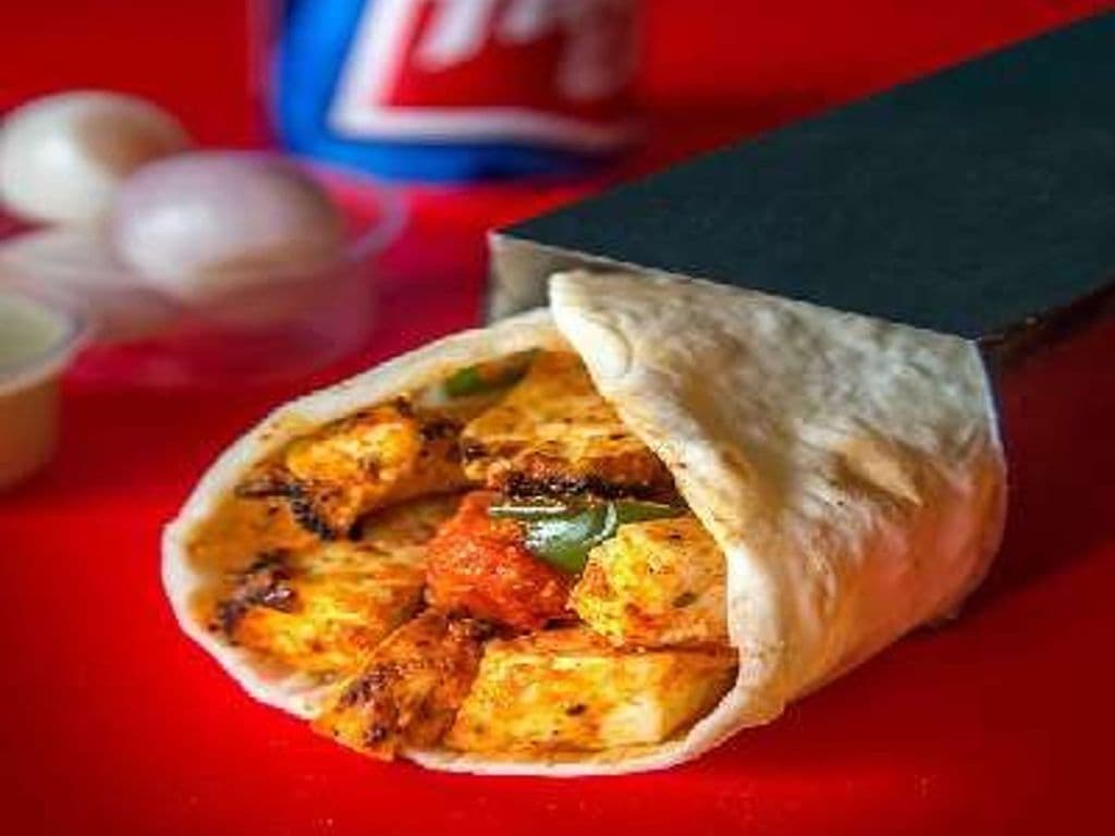 Paneer Tikka Roll With Drink