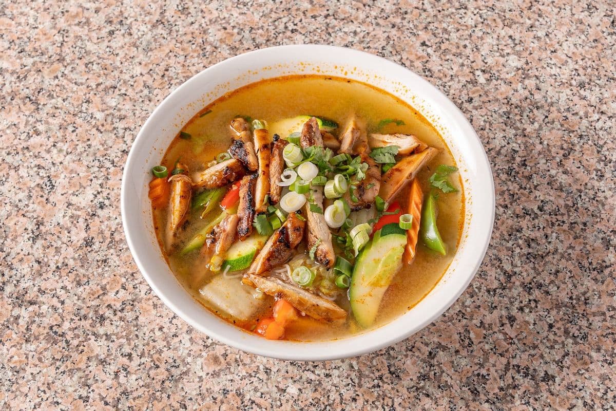 S2. Soupe Tom Yum au poulet grillé