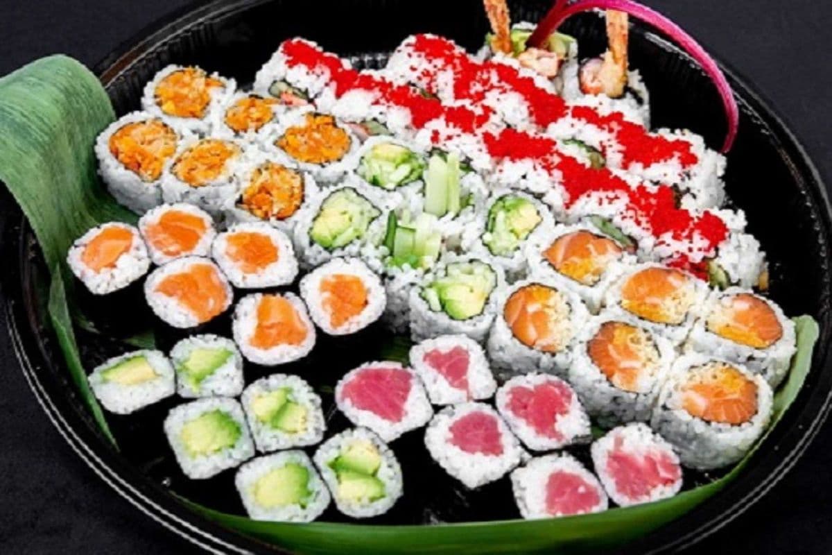 P2 - Classic Makimono Party Tray (48 pcs)