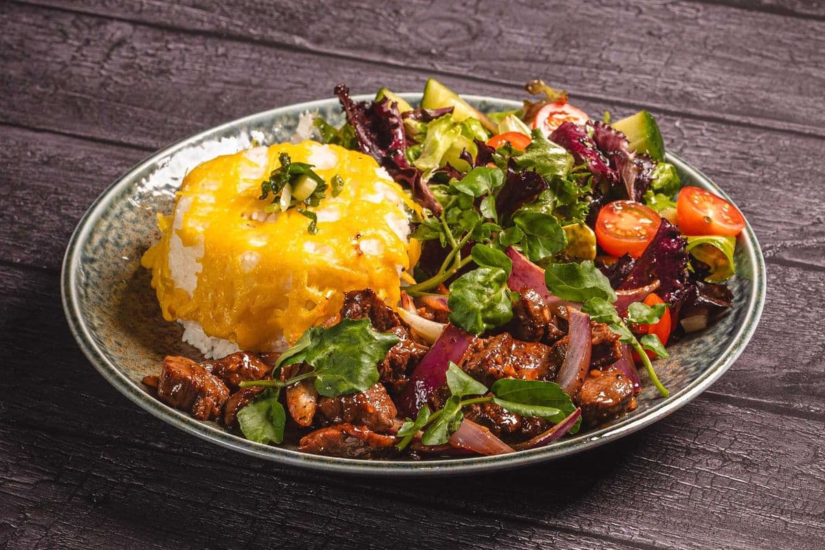 Vietnamese Shaking Beef With Rice