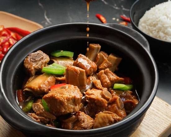 Braised Pork Ribs Rice (黄焖排骨米饭)