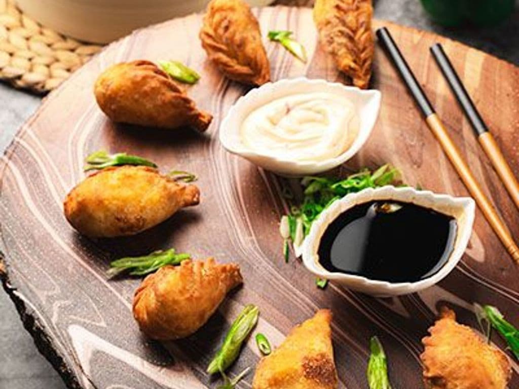 Paneer Momos - Fried (5 Pieces)