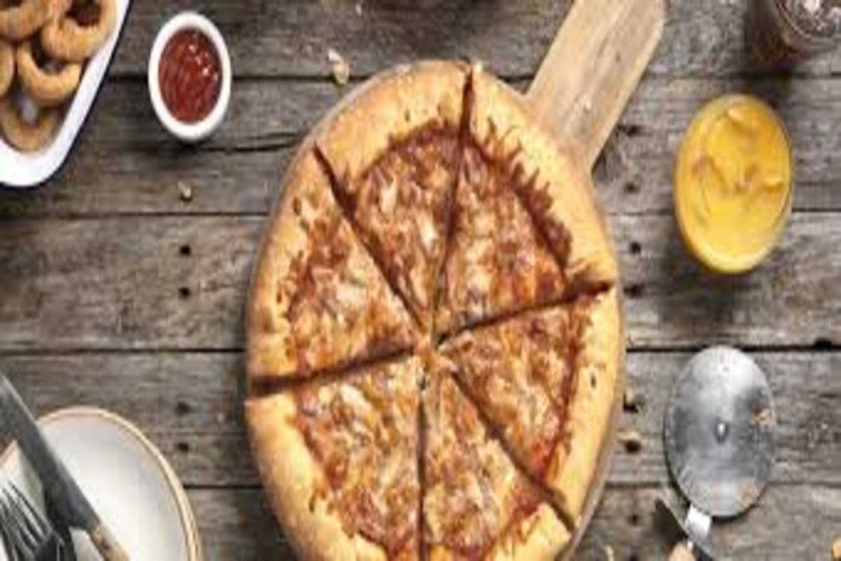 CHICKEN & BACON MELT PIZZA