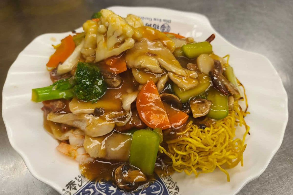 105. Deluxe Chow Mein