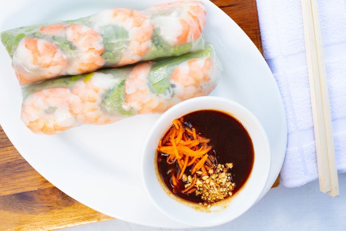 A4. Fresh Rolls (2 pcs)