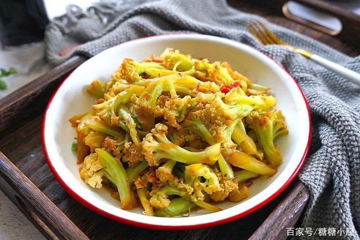 Stir fry cauliflower 暴躁花菜