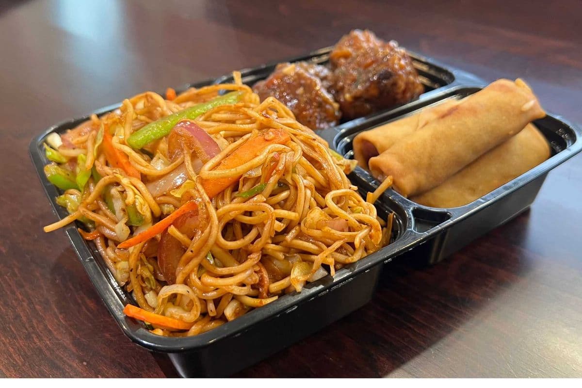 Veg Noodle , CHICKEN Manchurian and 4 pieces Spring Roll