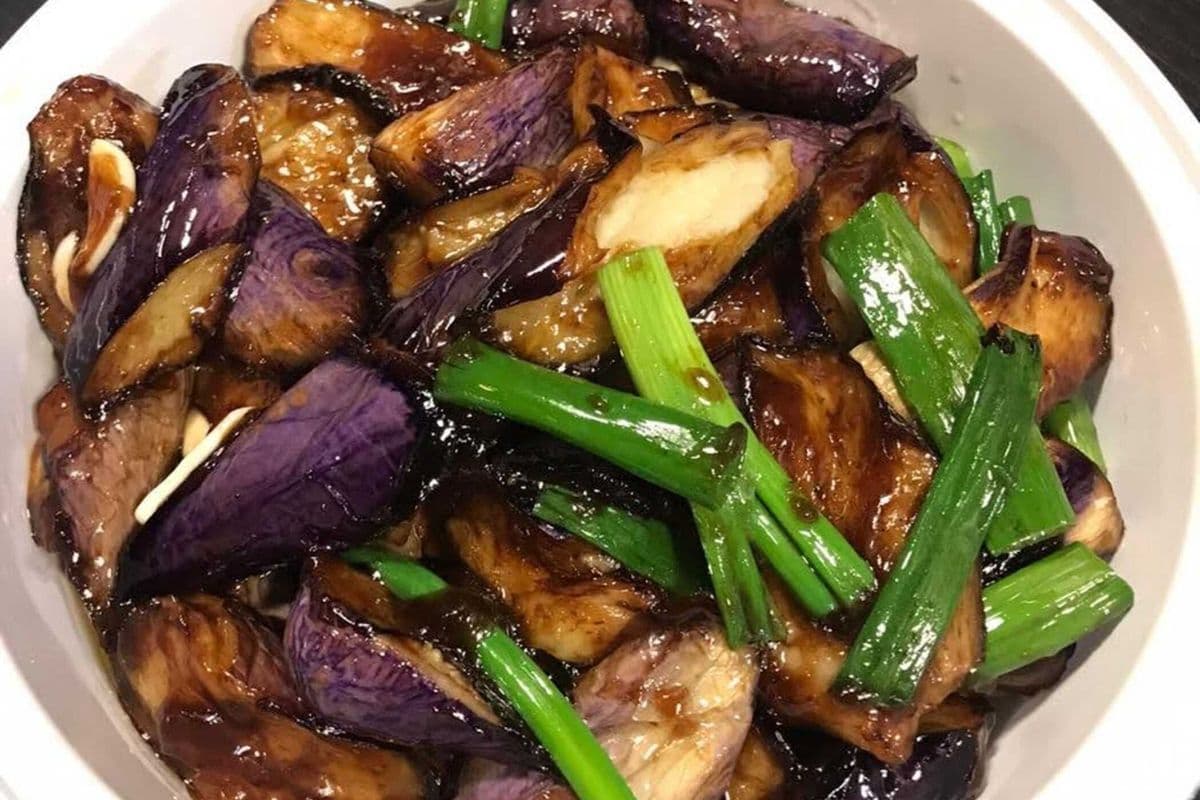 V9. Bean Sauce Eggplant
