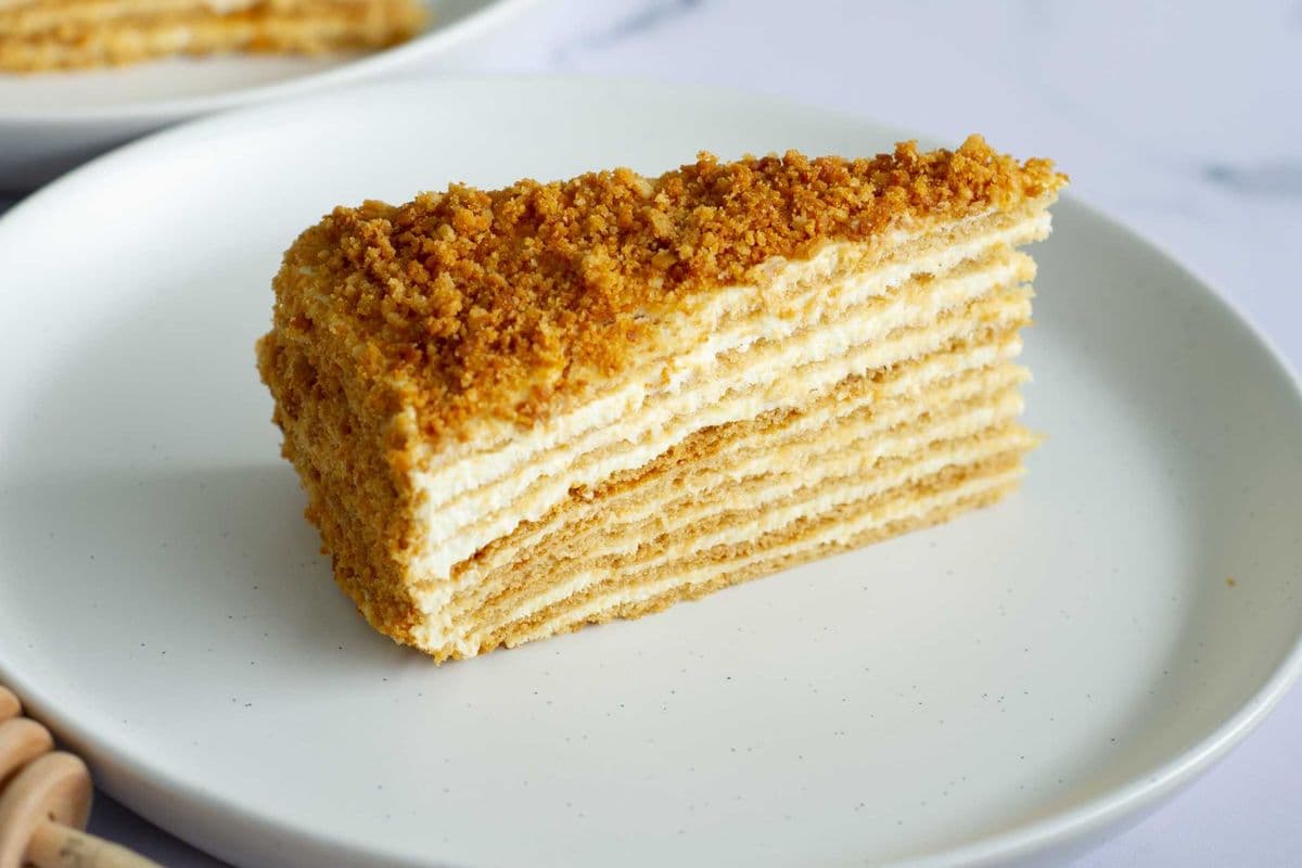 Mezze Honey Cake