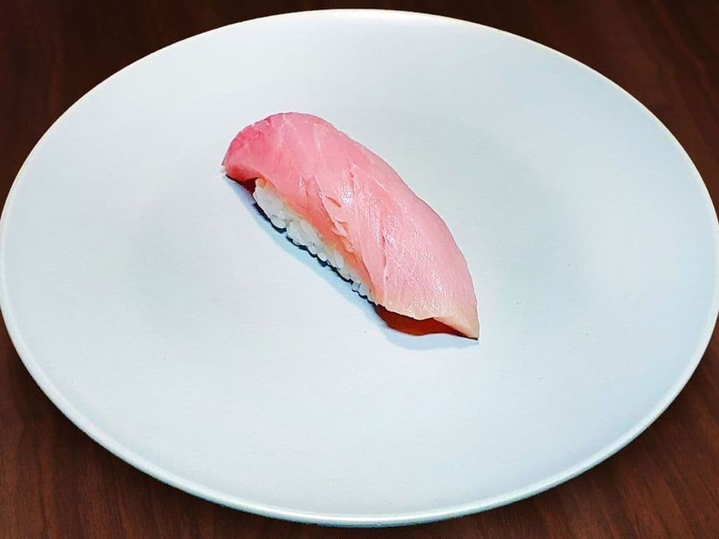 Hamachi Nigiri