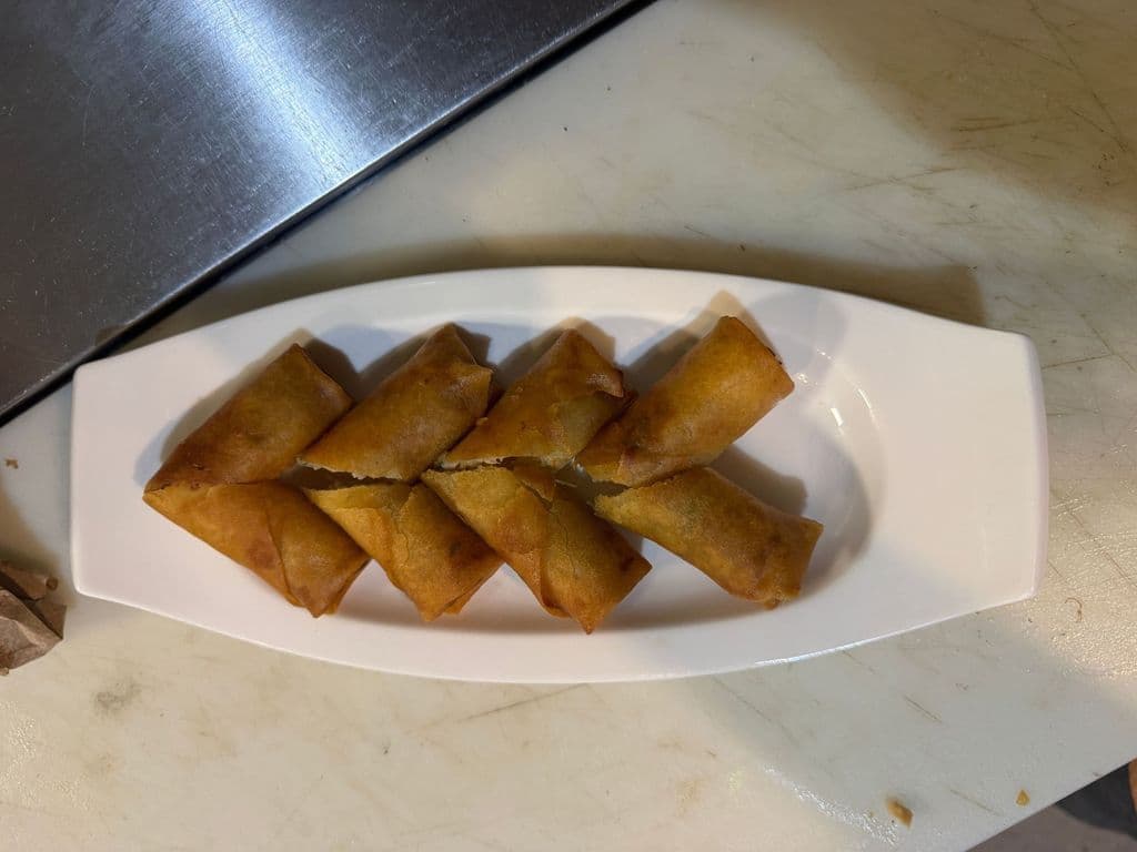 (D07) Vegetable Spring Rolls (D07) 蔬菜春卷