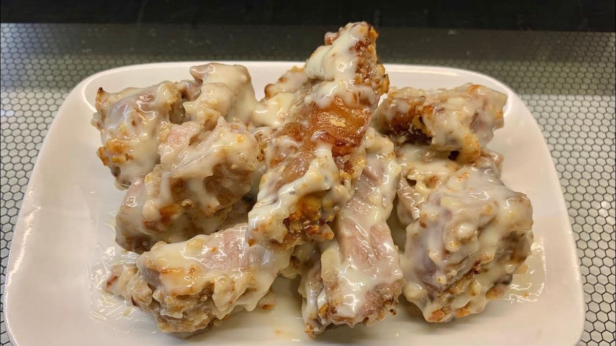 Pork Chops with Honey Walnuts in Salad Dressing / 沙汁合桃豬扒