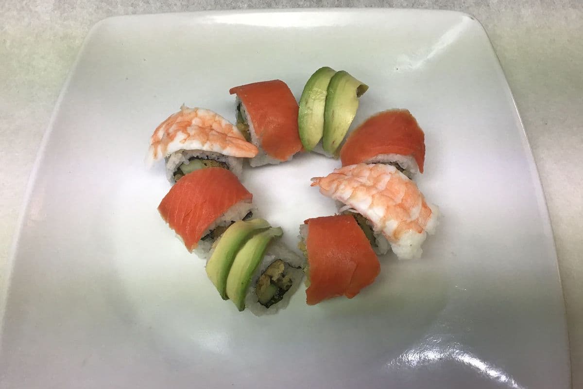 Rainbow Roll (8 pcs)