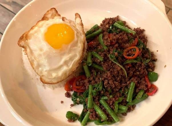 Pad Ka Pao *Minced Beef with Fried Egg