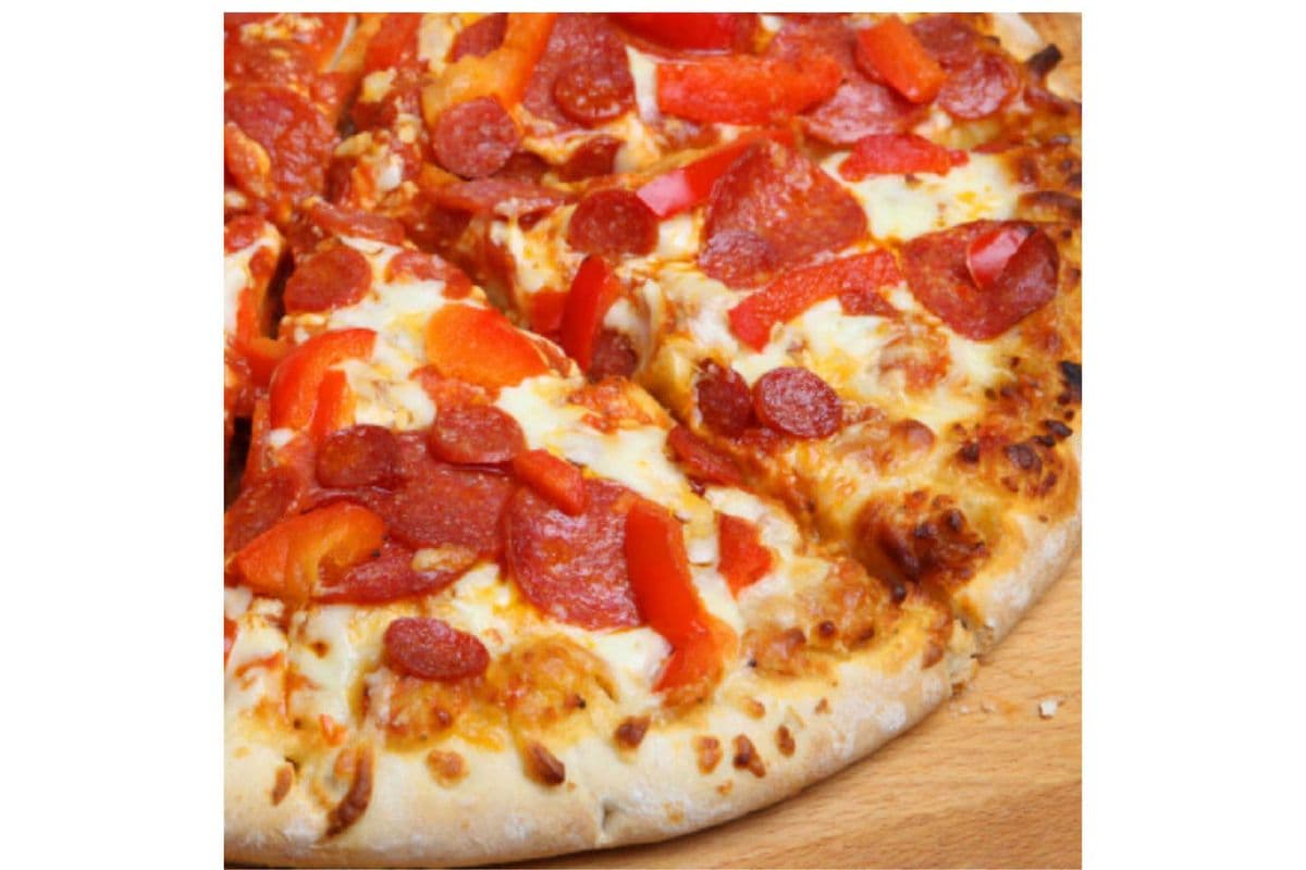 Italian Classic Pizza (12 Slices)