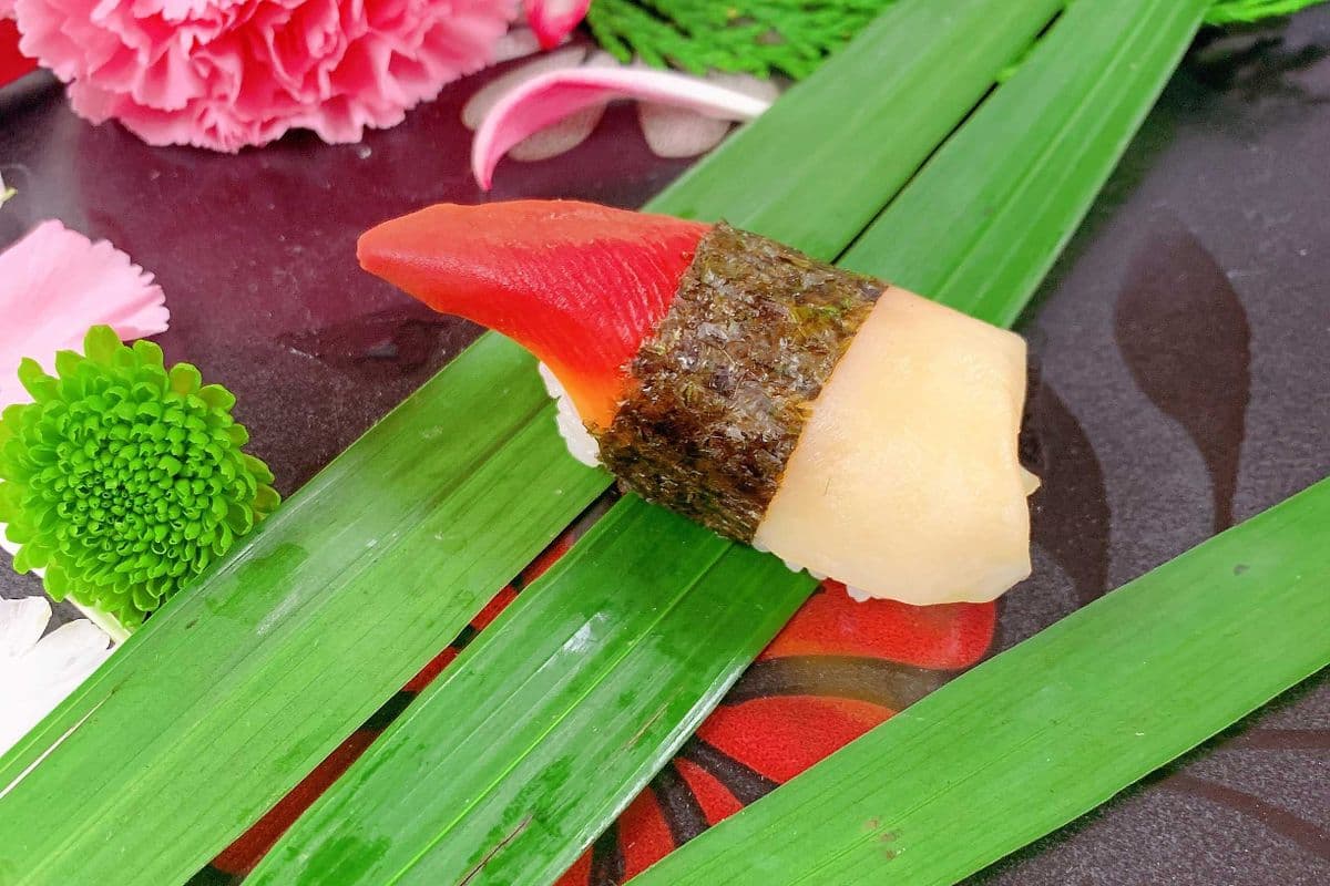 C11. Surf Clam(sushi 3pcs)