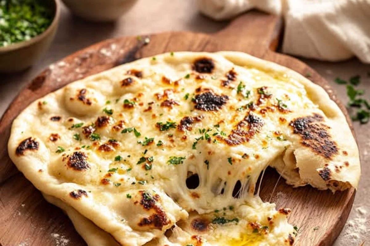 Cheese Naan/ Naan au Fromage