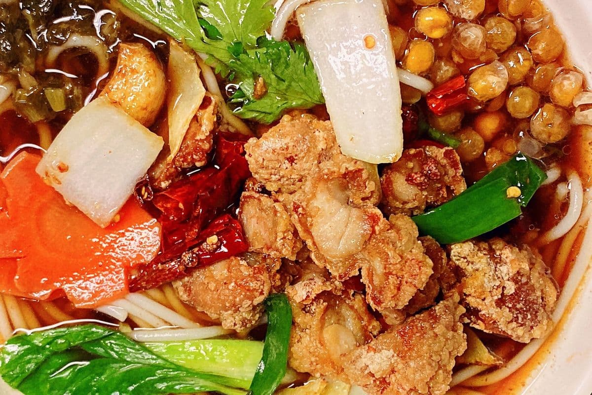 B7. Spicy Chicken Soup Noodles