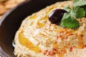 Hummus Appetizers with Two Pita