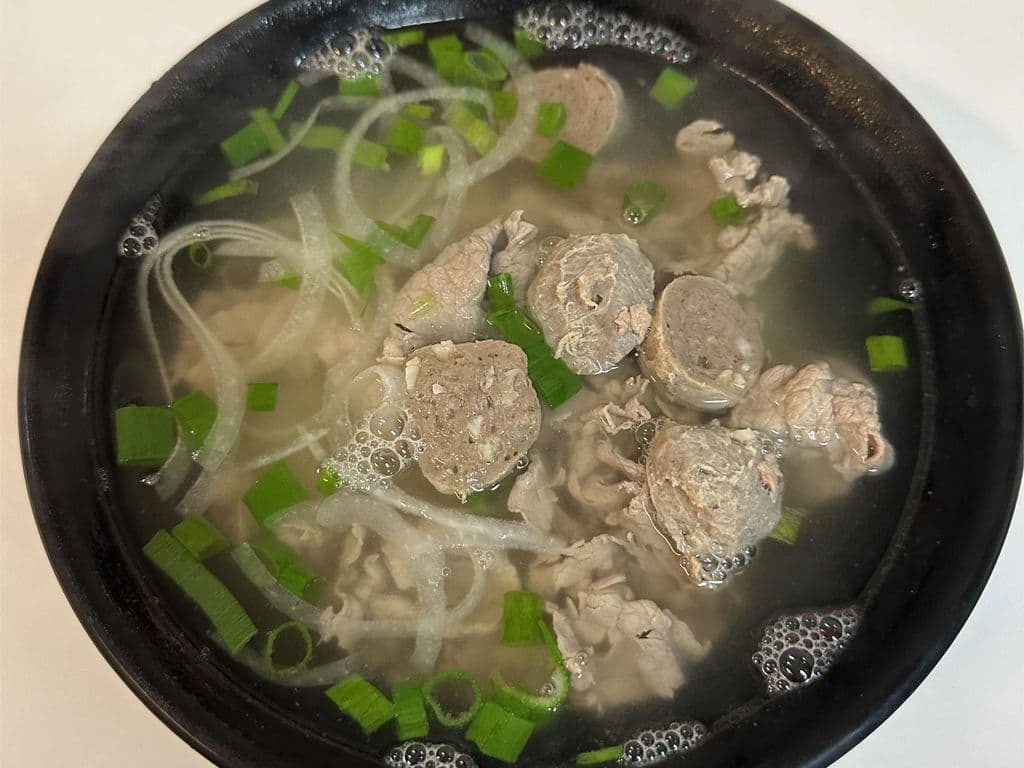 BEEF BALLS RICE NOODLES 牛丸粉