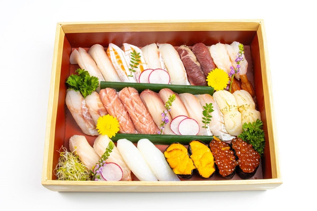 Small VIP Nigiri Sushi Tray (15 Pcs)