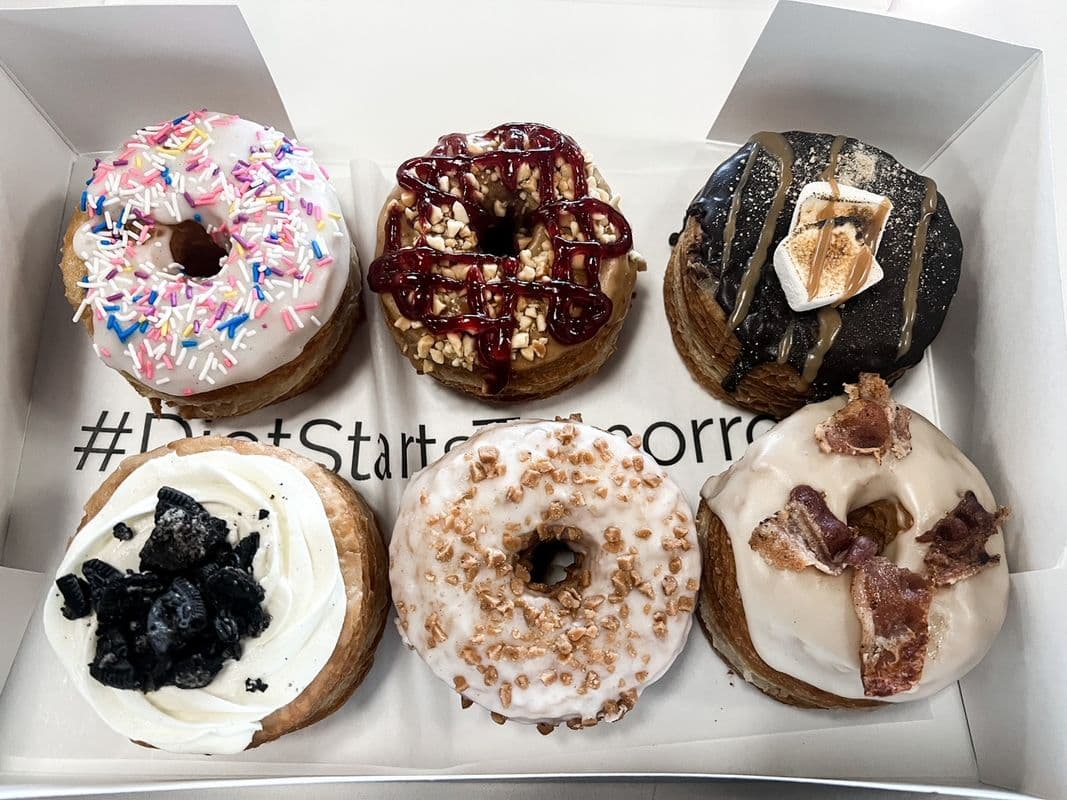 Variety 6 Box (6 Donuts)