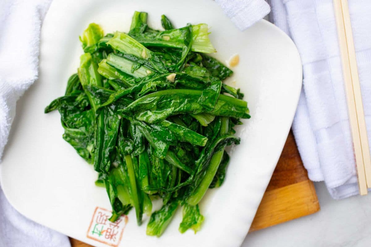 Fried Romaine Lettuce with Garlic Sauce 蒜蓉油麦菜