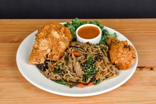 CJ1 - Japchae et poulet (2 mcx) / Japchae and chicken (2 pcs)