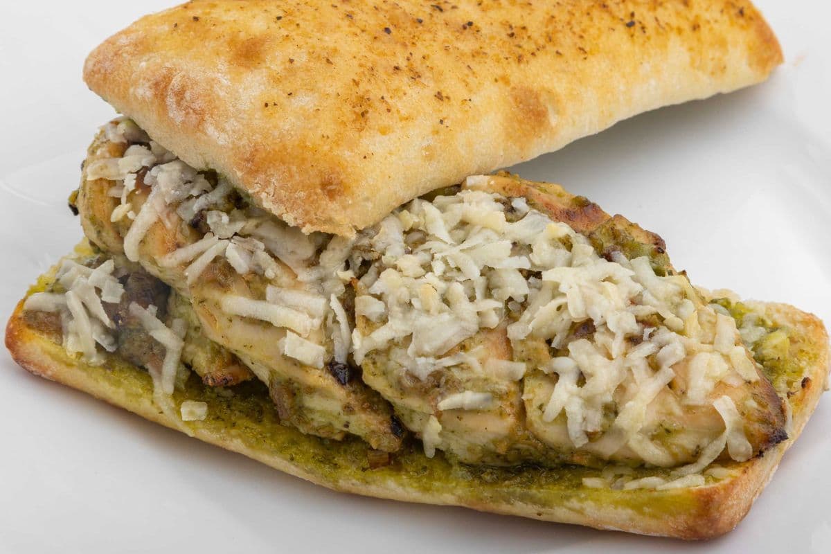 Panini au poulet au pesto / Pesto Chicken Panini