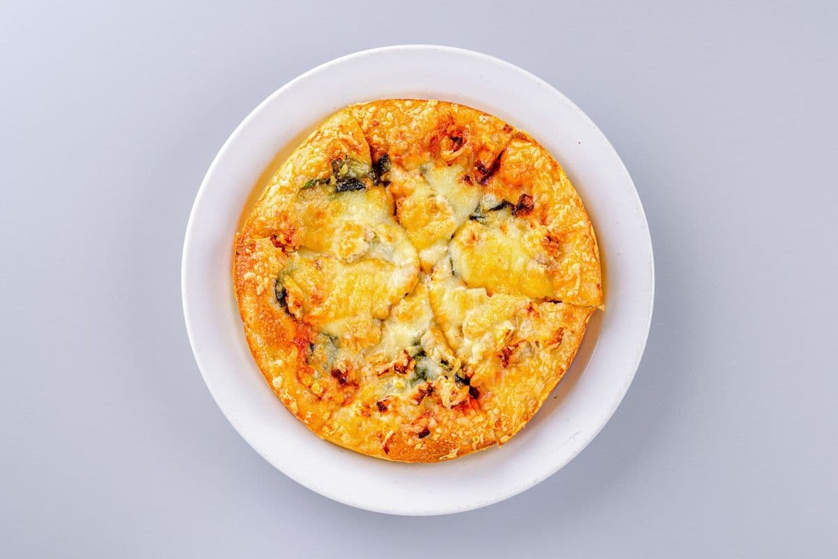 23. Medium Spinach, Feta, and Chicken Pizza