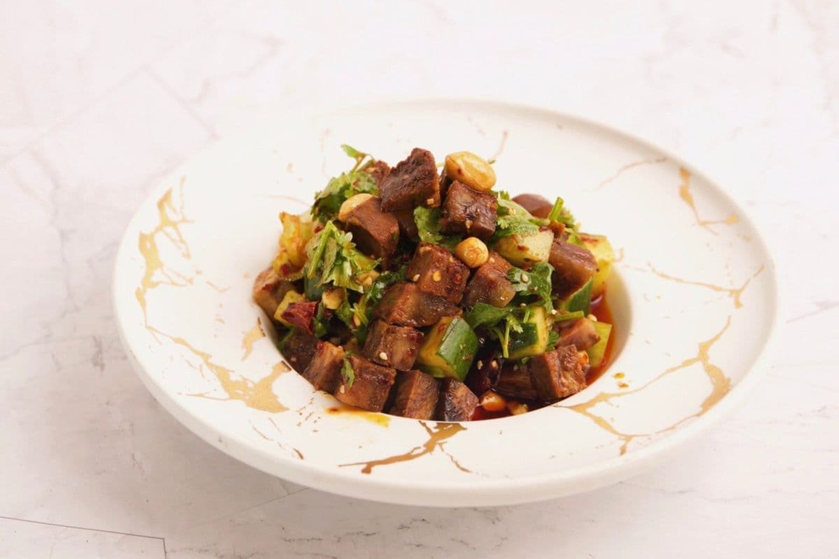 130. Beef with Green Pepper, Peanuts, and Cucumber in Chilli Sauce - 疑难杂症