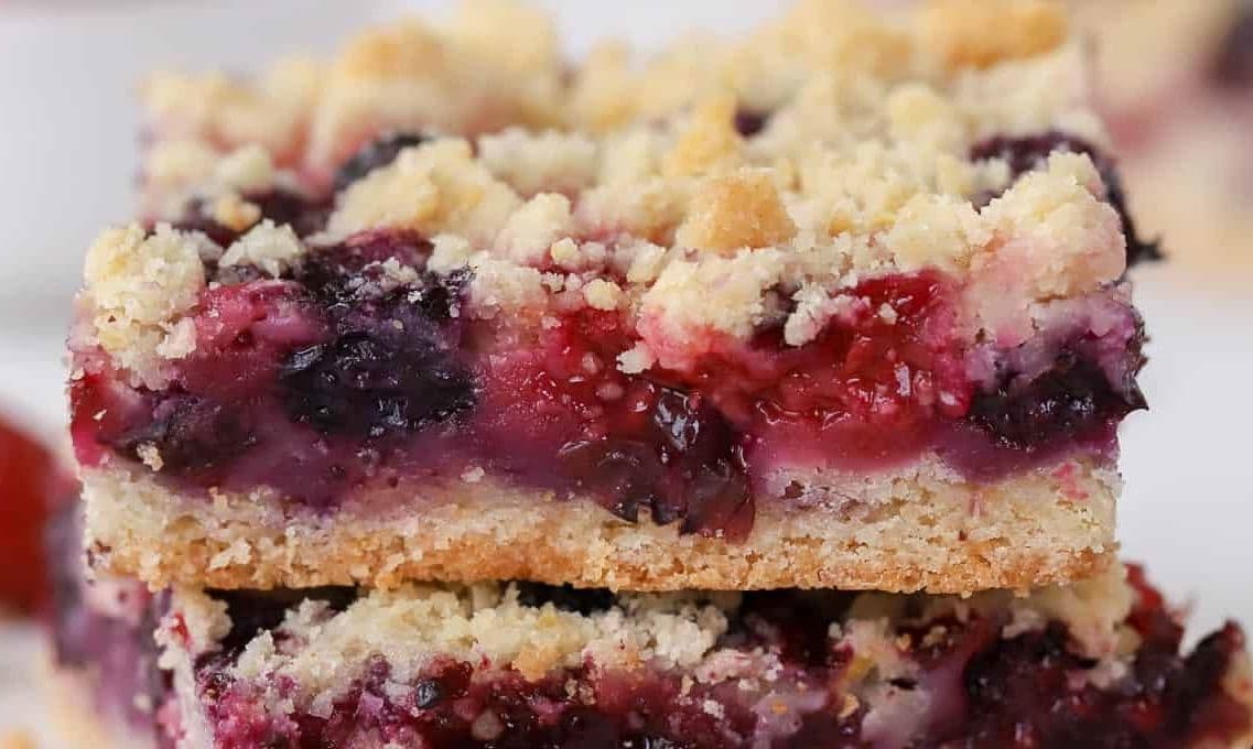 Triple Berry Crumble