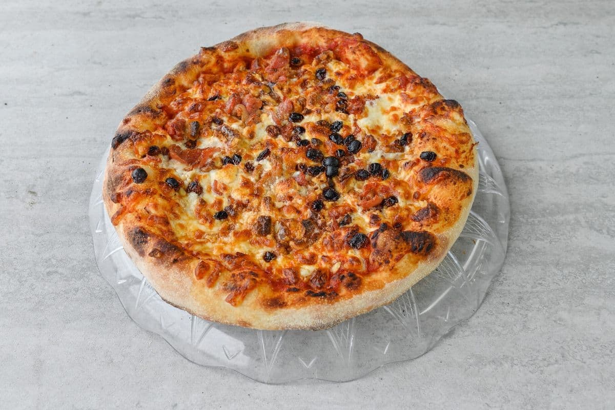 2 Pizzas extra-larges de chèvre / 2 Extra-Large Goat Pizzas