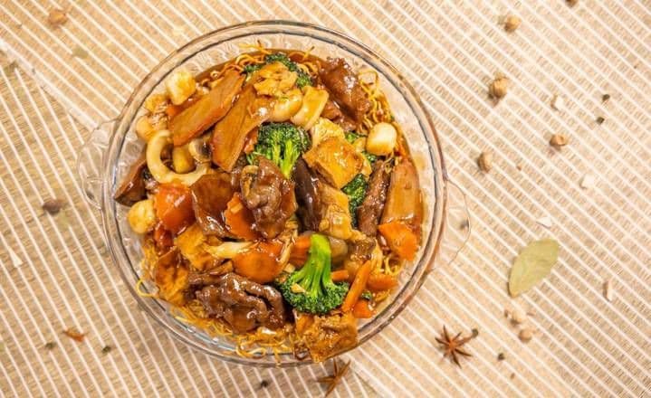 CM7. Deluxe Chow Mein 八珍炒面