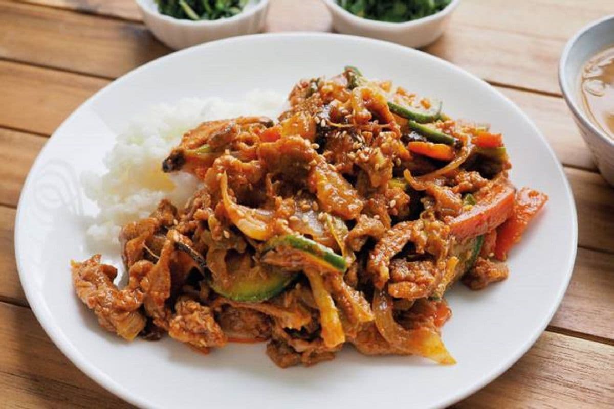 Spicy Stir - Fried Pork (Rice bowl) / 제육컵밥