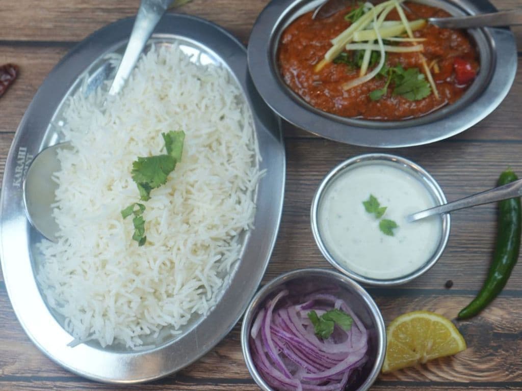 Chicken Tikka Masala( Served with Naan Or Rice)