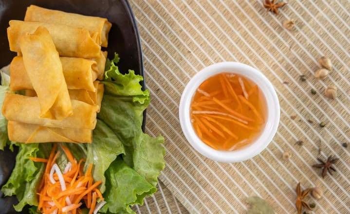 A16. Veggie Spring Rolls 素春卷 (5 pcs)