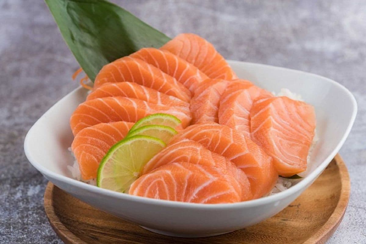 Salmon Sashimi Don (12 pcs)