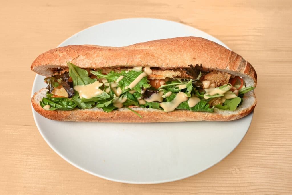 3. Banh mi végétarien