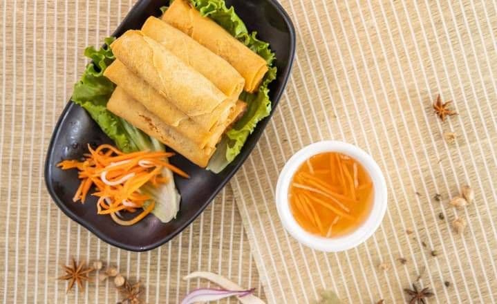 A17. Vietnamese Pork Spring Rolls 越式猪肉春卷(3 pcs)