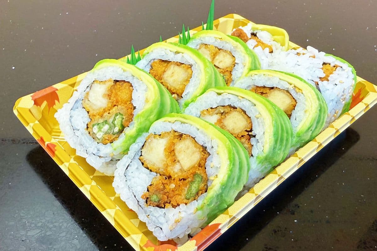 AR6 House Special Dragon Roll (8 pcs)
