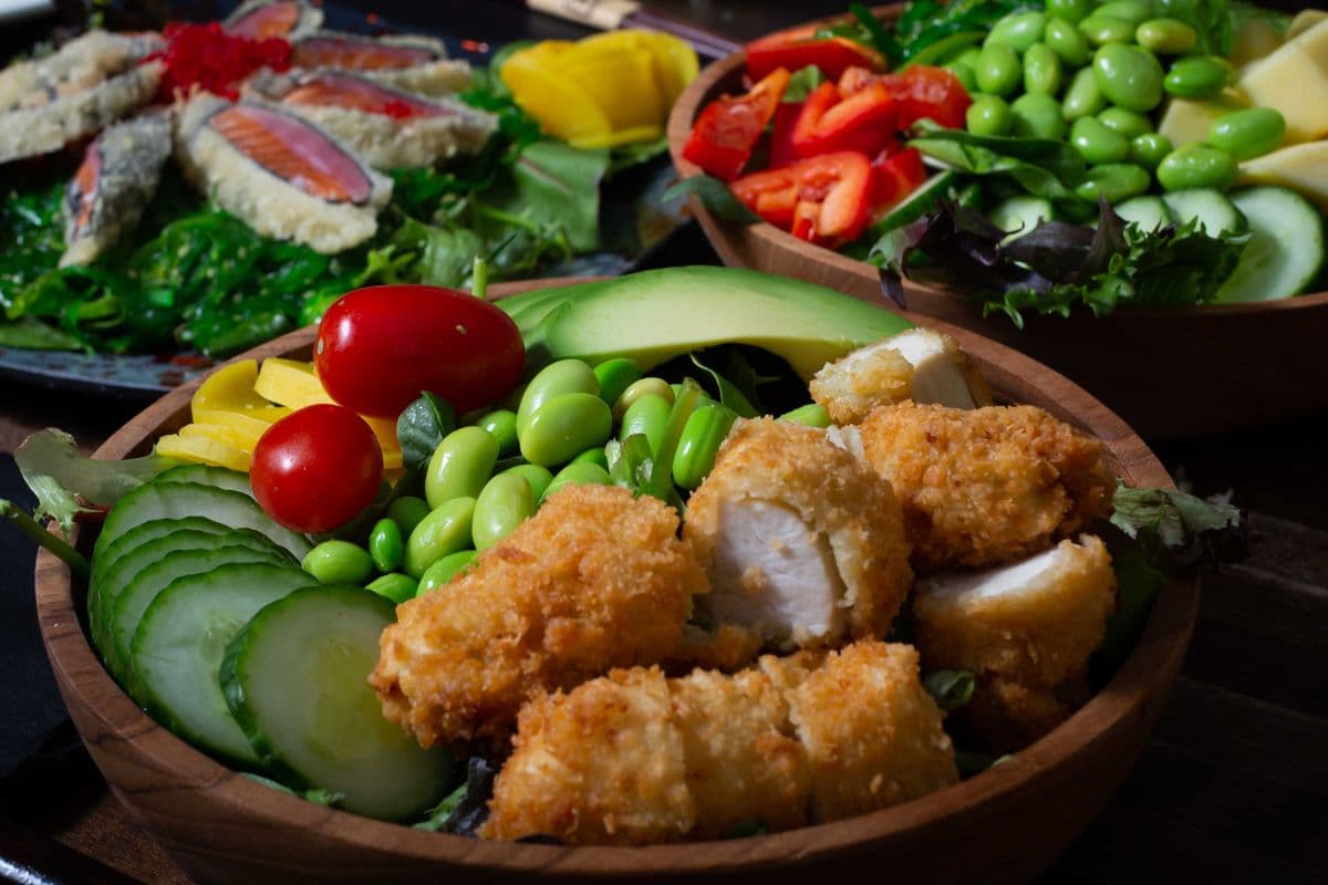 B6. Poké poulet panné / Poké Breaded Chicken