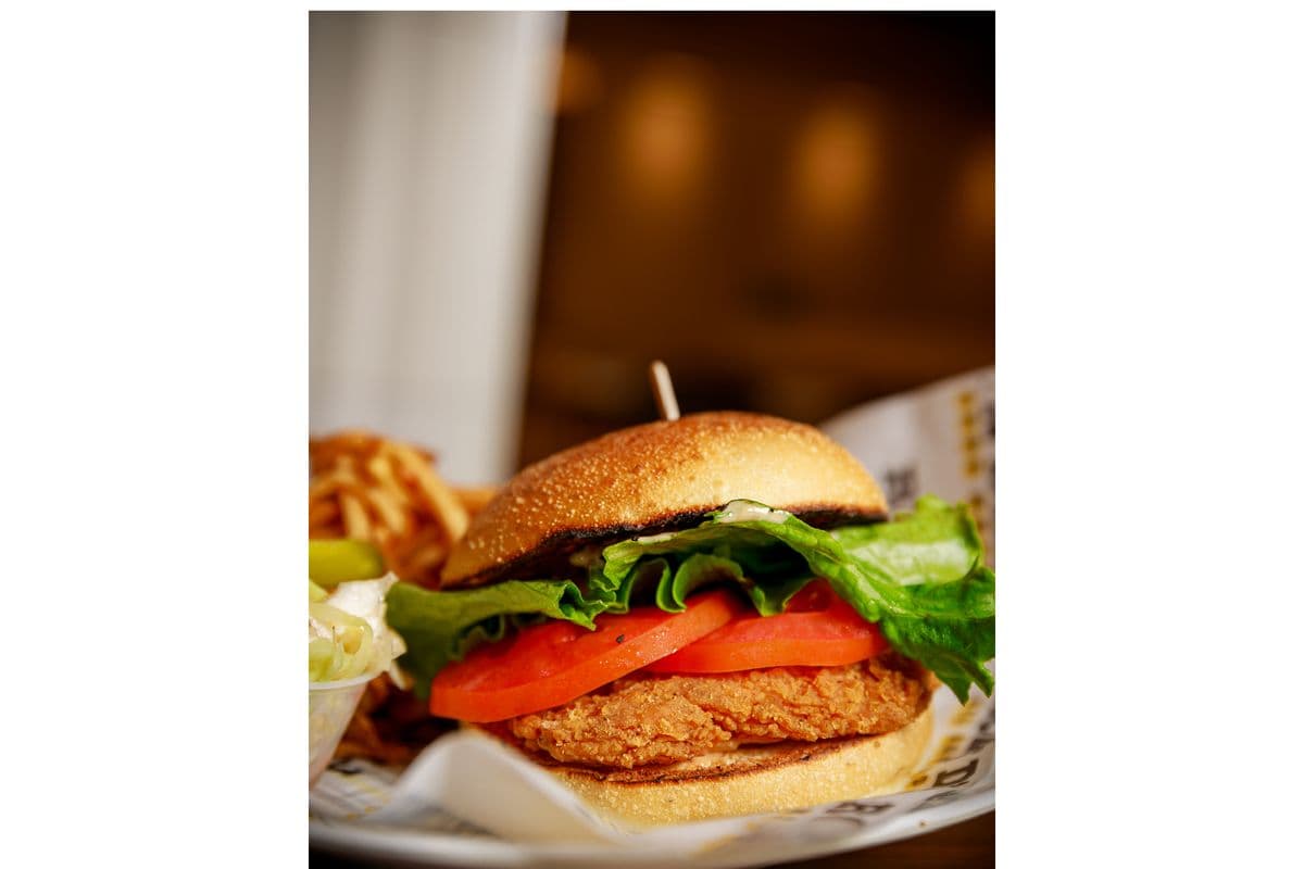 Burger au poulet croustillant / Crispy Chicken Burger